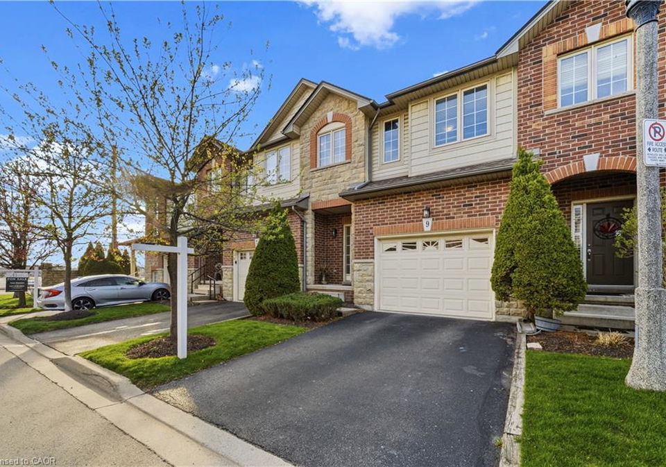 9-liddycoat-lane-ancaster-ontario-40833616