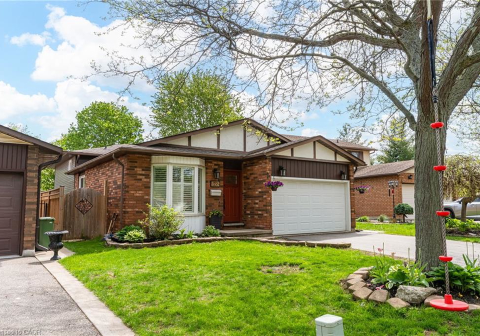 27-bloomsbury-court-ancaster-ontario-40833620