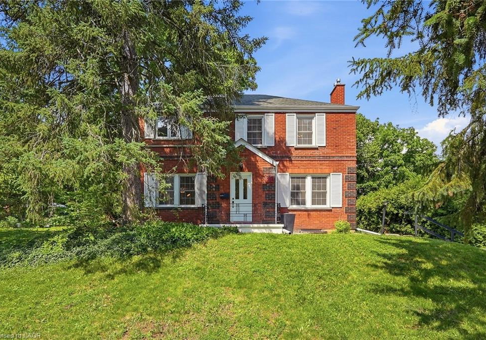 214-west-river-road-cambridge-ontario-40833647