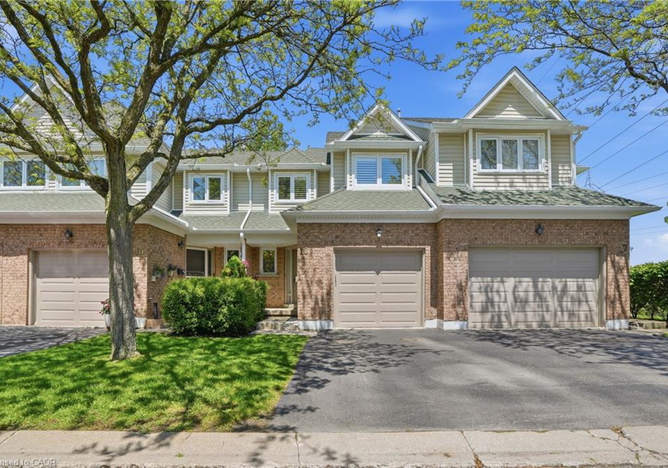 2215-cleaver-avenue-burlington-ontario-40833669