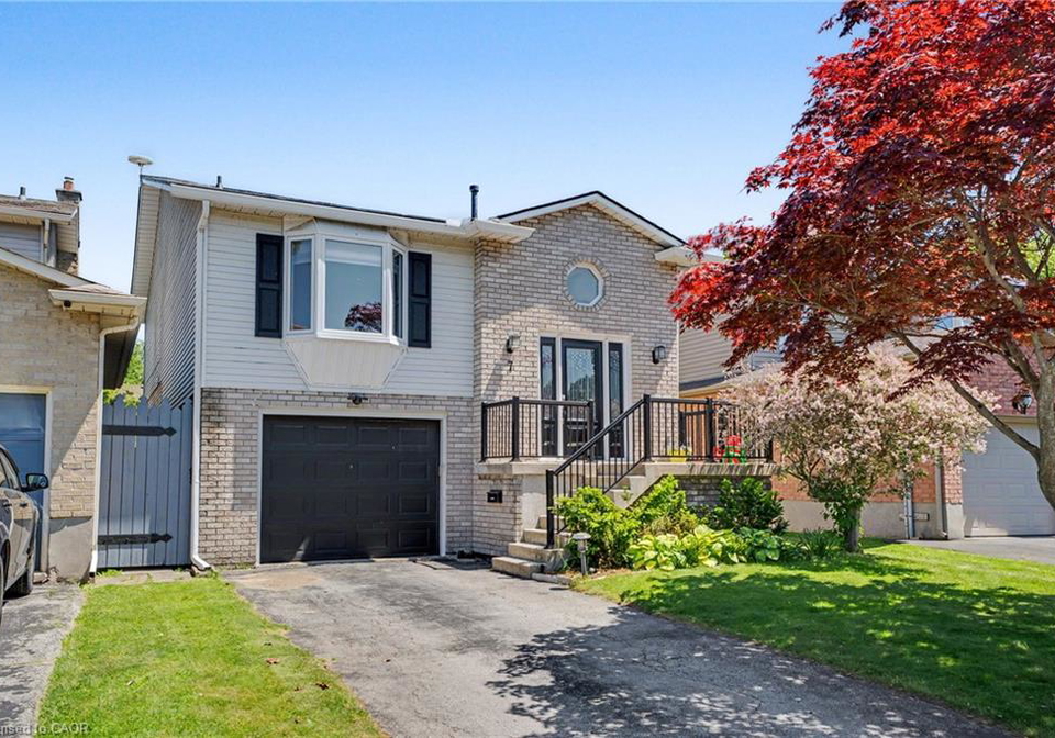 7-rembrandt-drive-grimsby-ontario-40833696