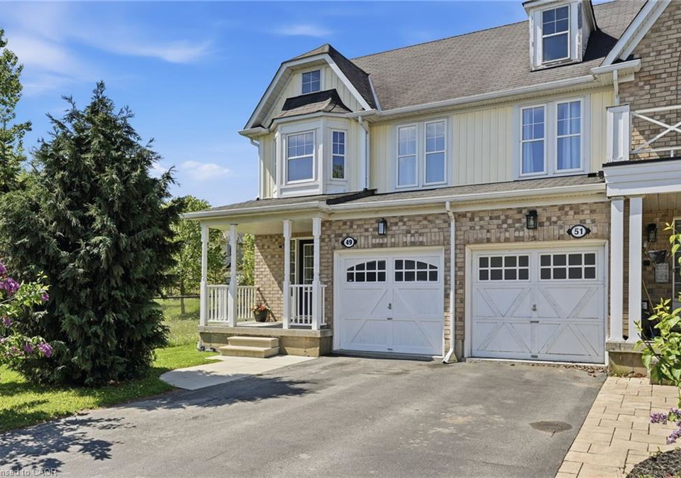 49-blue-sky-trail-waterdown-ontario-40833705