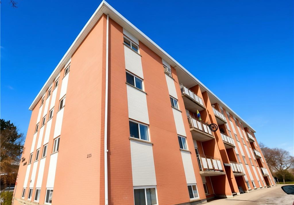 223-heiman-street-kitchener-ontario-40833714