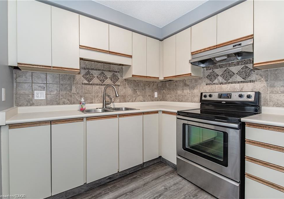 331-northlake-drive-waterloo-ontario-40833722