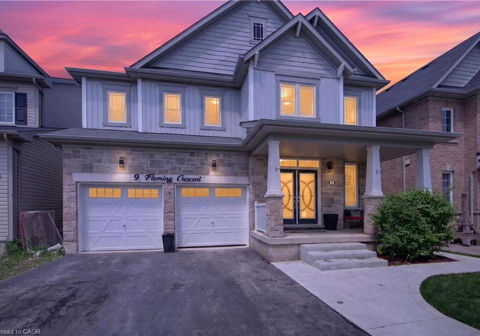9-fleming-crescent-caledonia-ontario-40833780