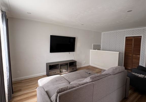 15-champlain-avenue-hamilton-ontario-40833806