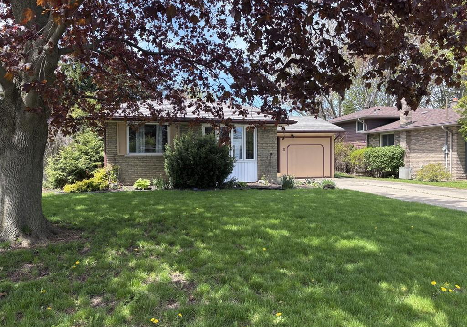 3-governor-simcoe-drive-st-catharines-ontario-40833837
