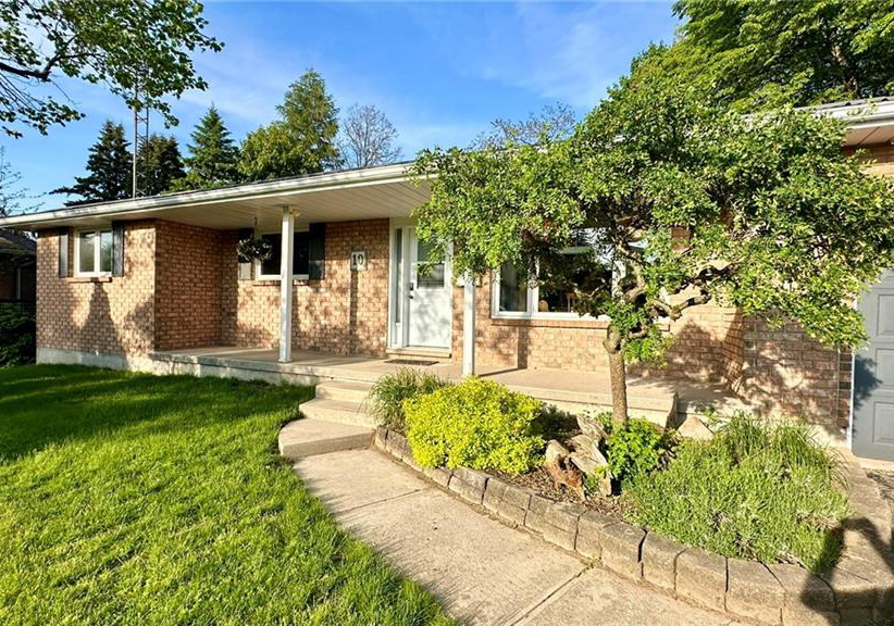 10-baltic-circle-waterford-ontario-40833841