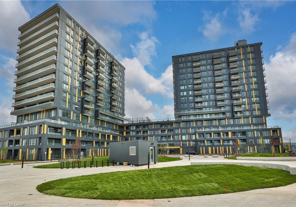 4878-powers-common-burlington-ontario-40833845