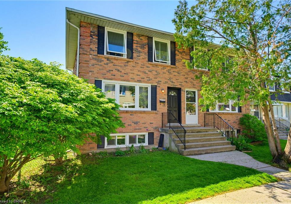 26-coachwood-road-brantford-ontario-40833853