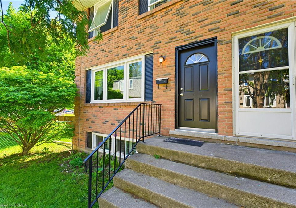 26-coachwood-road-brantford-ontario-40833853