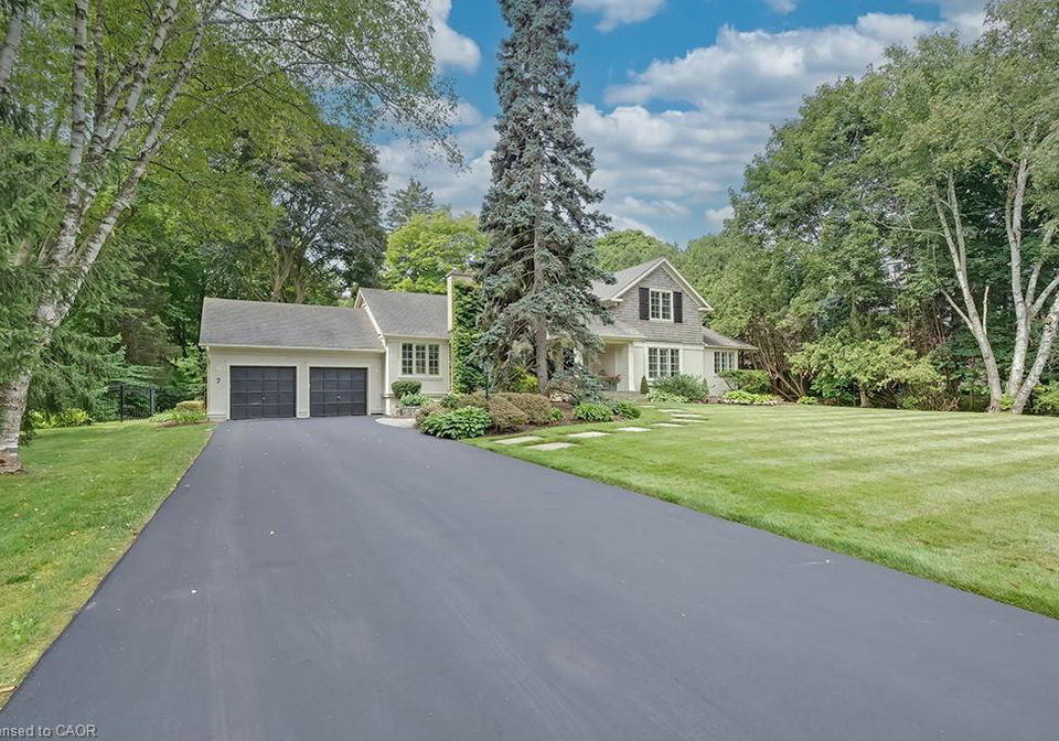 7-colonial-crescent-oakville-ontario-40833953