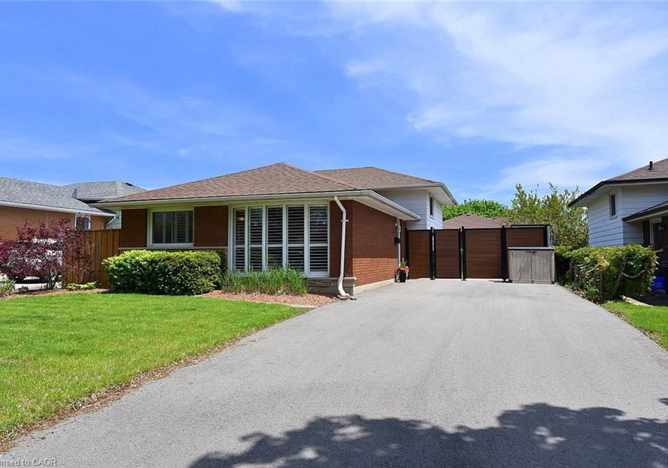 6-palm-crescent-brantford-ontario-40833973