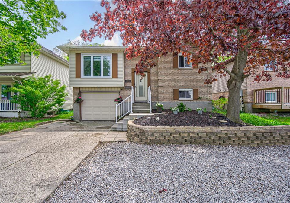 414-woods-lane-cambridge-ontario-40833982