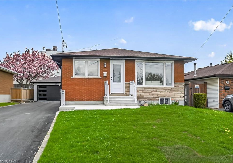 74-victor-boulevard-hamilton-ontario-40834005