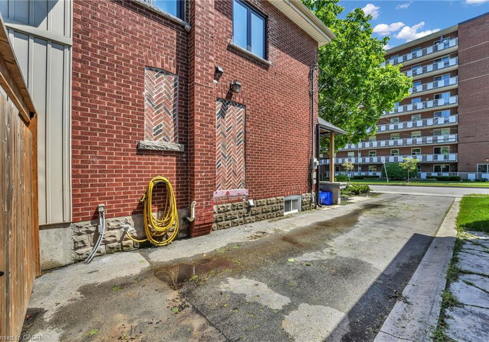 25-park-street-e-hamilton-ontario-40834018