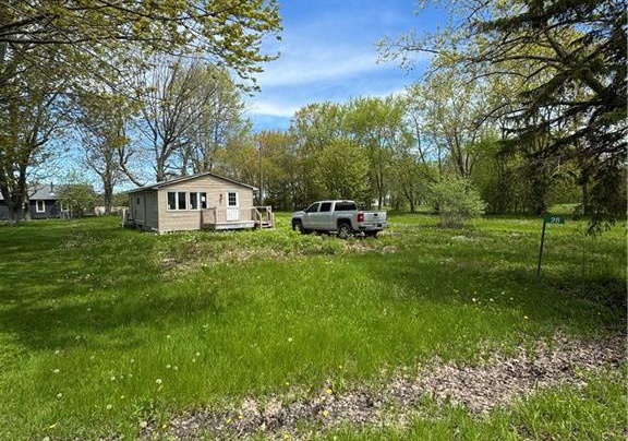28-derner-line-lowbanks-ontario-40834083