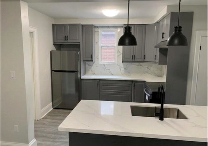 21-haddon-avenue-s-hamilton-ontario-40834100