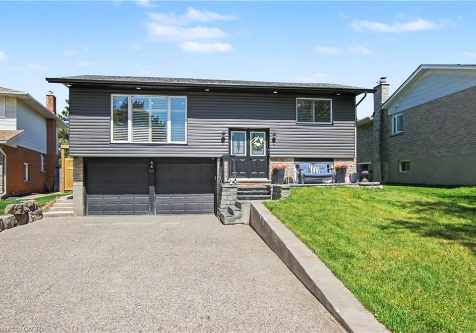 44-oakhurst-crescent-kitchener-ontario-40834121