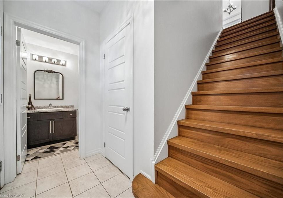 70-plains-road-w-burlington-ontario-40834189