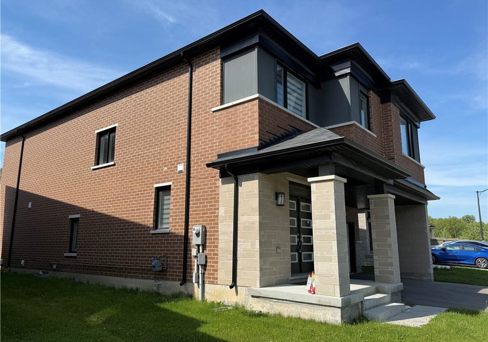 18-dolucci-crescent-brampton-ontario-40834212