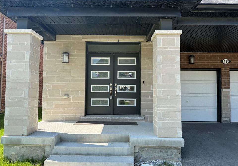 18-dolucci-crescent-brampton-ontario-40834212