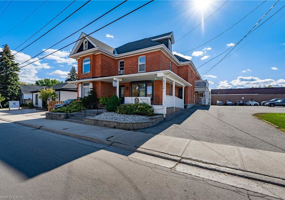 22-mill-street-s-waterdown-ontario-40834238
