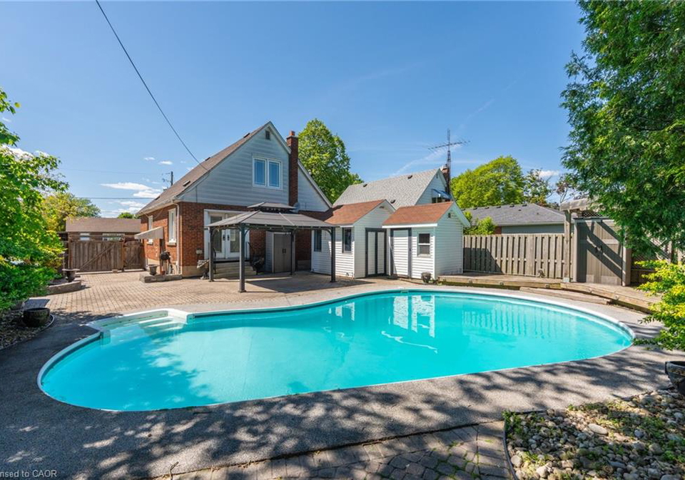 27-delevan-crescent-hamilton-ontario-40834259