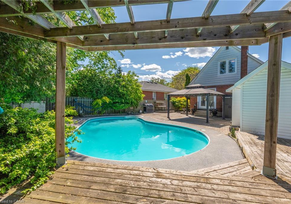 27-delevan-crescent-hamilton-ontario-40834259
