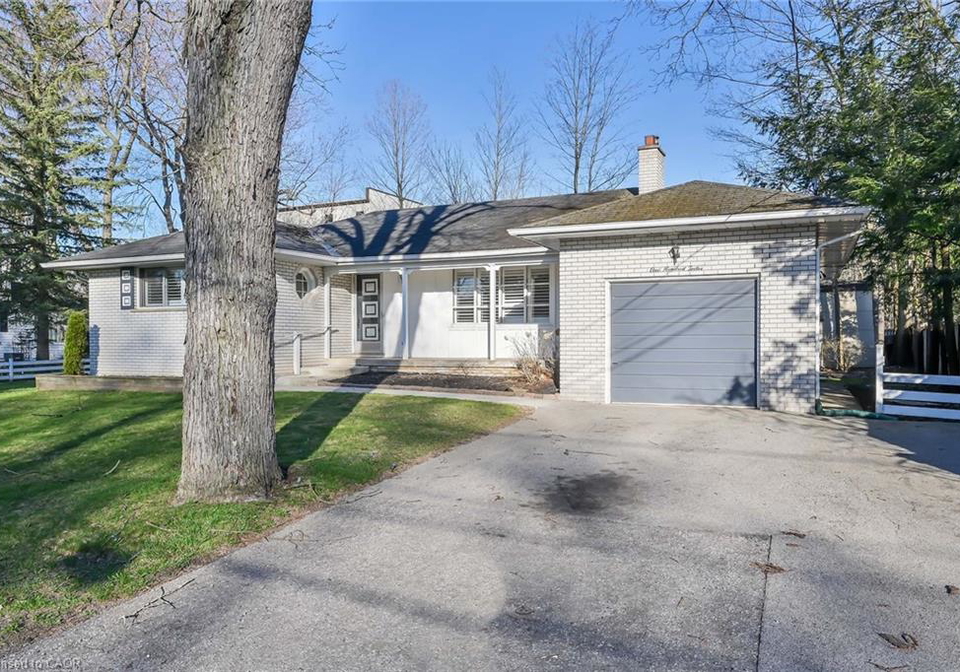 112-academy-street-ancaster-ontario-40834285