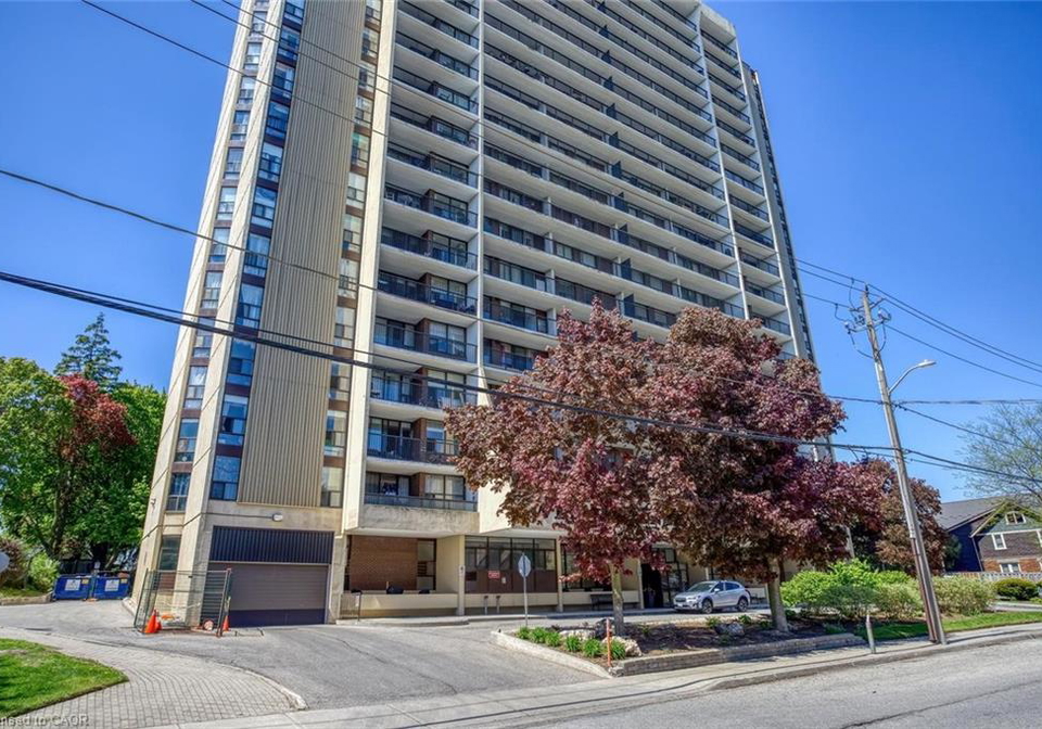 81-church-street-kitchener-ontario-40834316