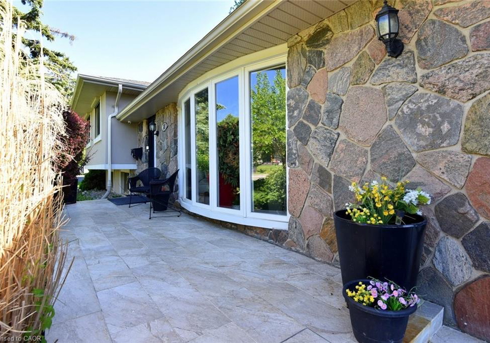 18-dennis-avenue-hamilton-ontario-40834320