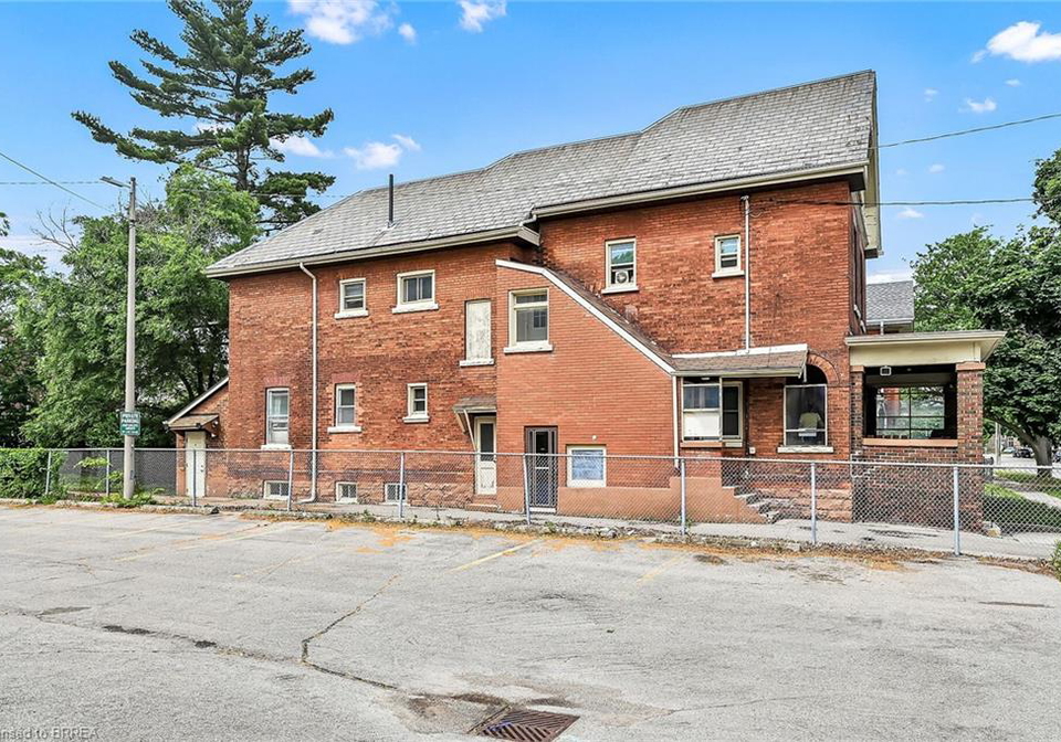 33-nelson-street-brantford-ontario-40834347