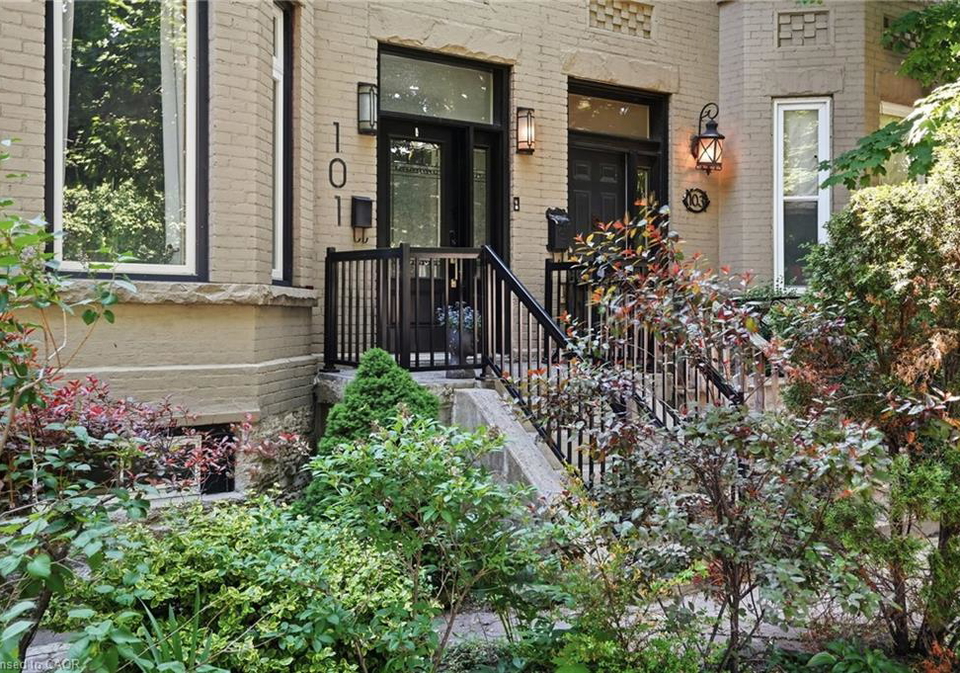 101-victoria-avenue-s-hamilton-ontario-40834380