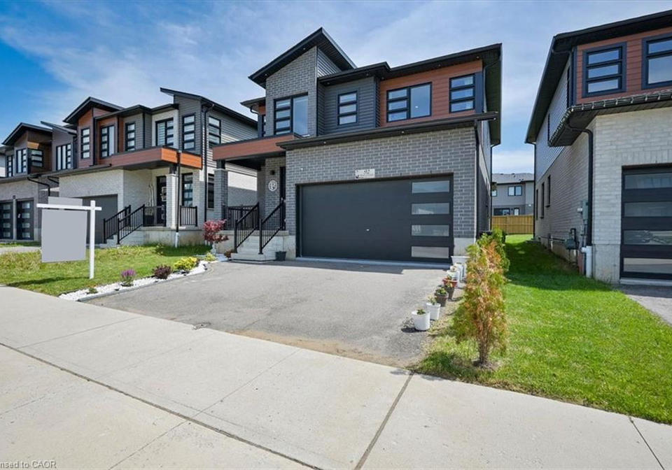92-moon-crescent-cambridge-ontario-40834408