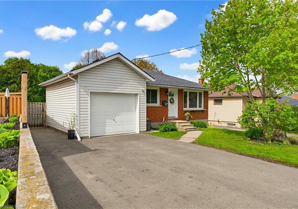 322-moore-street-cambridge-ontario-40834444