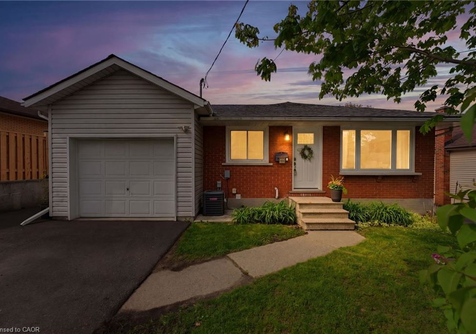 322-moore-street-cambridge-ontario-40834444