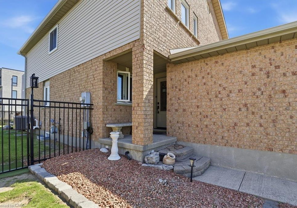 20-ridgeway-crescent-kitchener-ontario-40834486