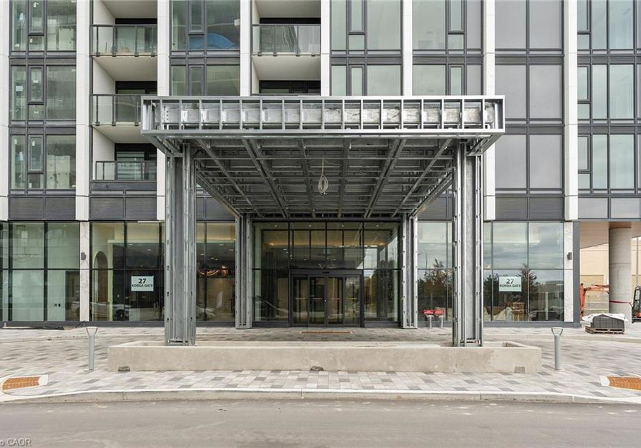 27-korda-gate-vaughan-ontario-40834517