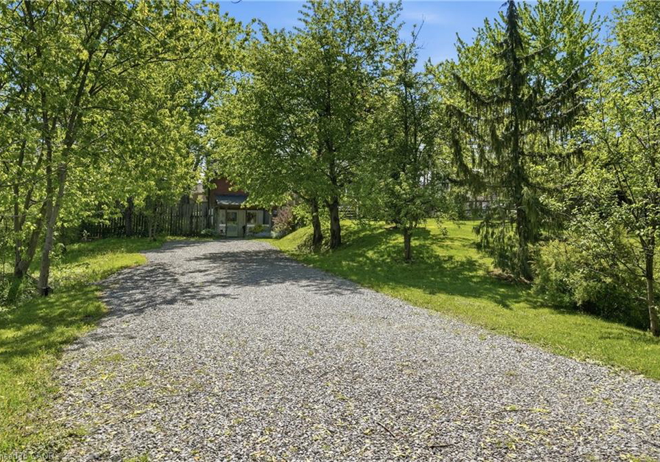 227-glancaster-road-ancaster-ontario-40834537