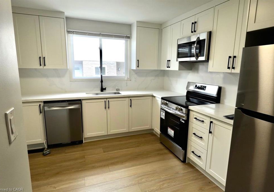 246-marlborough-street-unit-2-brantford-ontario-40834604