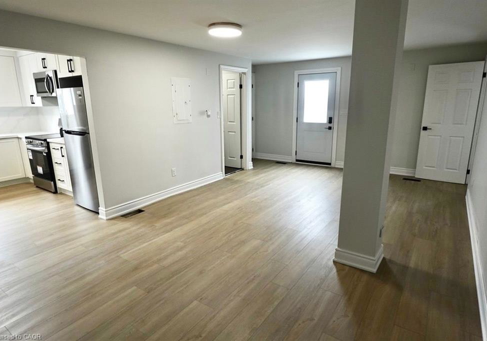 246-marlborough-street-unit-2-brantford-ontario-40834604