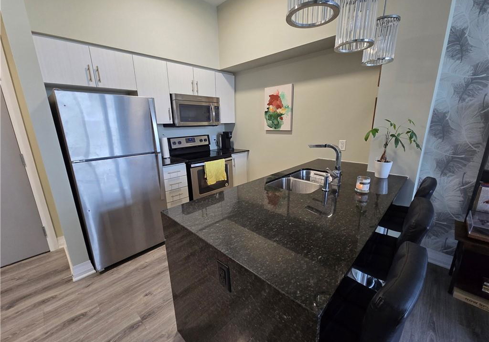 10-concord-place-grimsby-ontario-40834645