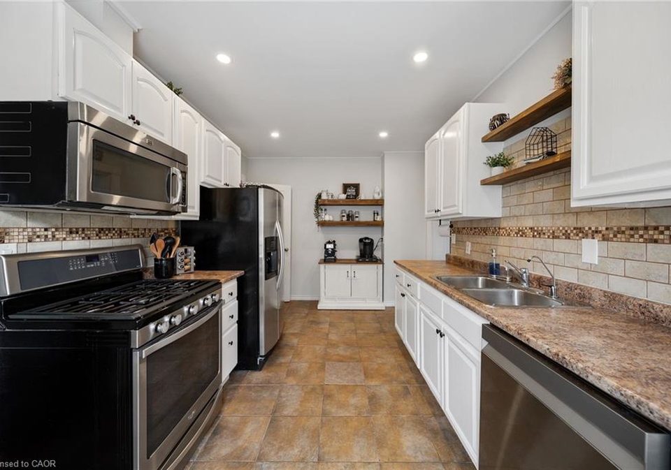 3-lloyd-street-brantford-ontario-40834670
