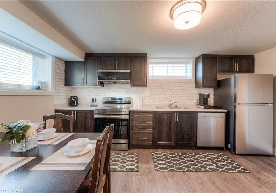537-valhalla-crescent-waterloo-ontario-40834715