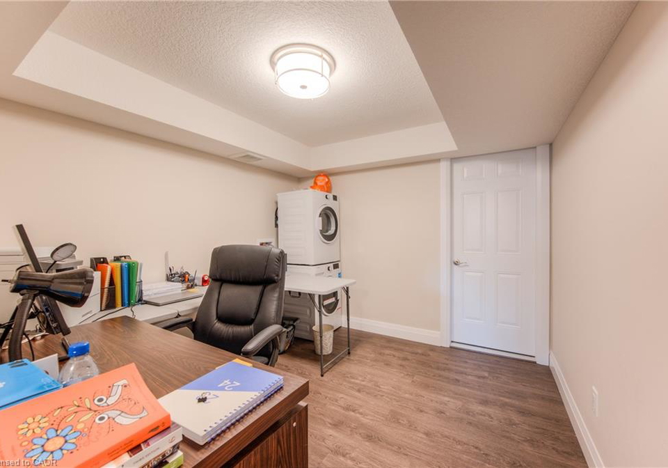 537-valhalla-crescent-waterloo-ontario-40834715