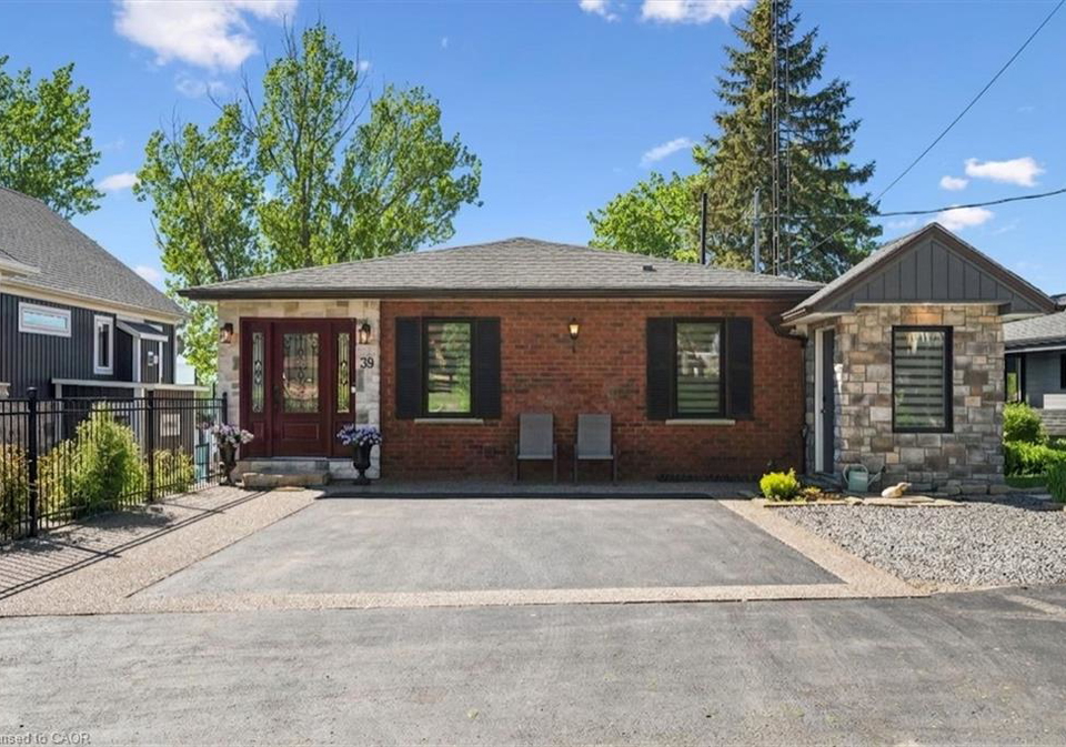 39-holly-trail-puslinch-ontario-40834790