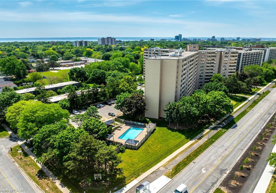 700-dynes-road-burlington-ontario-40834849