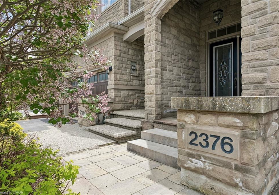 2376-wasaga-drive-oakville-ontario-40834902