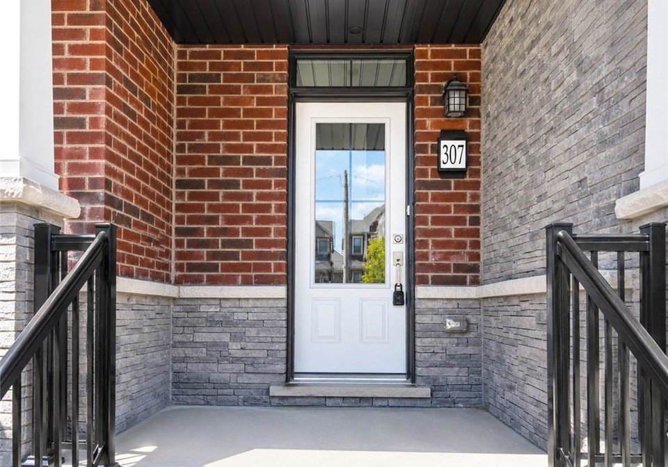 307-starlight-avenue-breslau-ontario-40835075